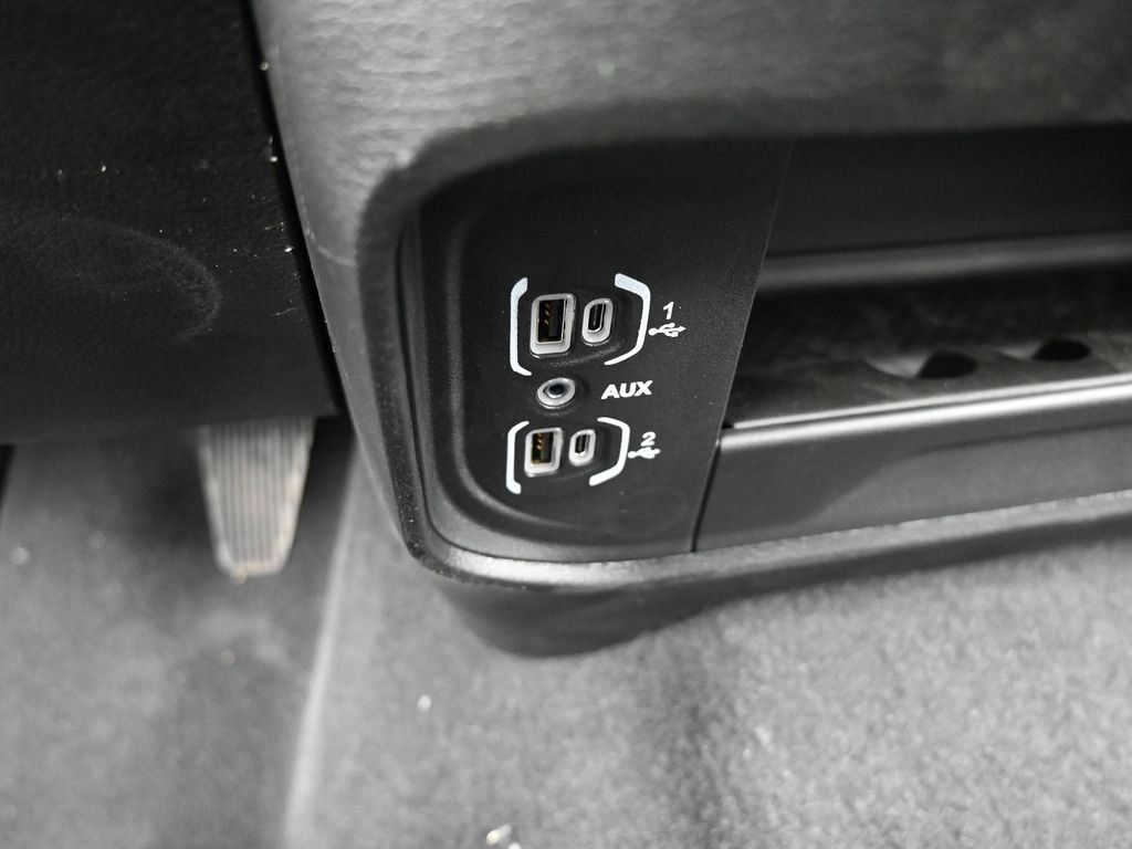 New 2026 Diamond Black Crystal Pearlcoat Ram Tradesman image 21