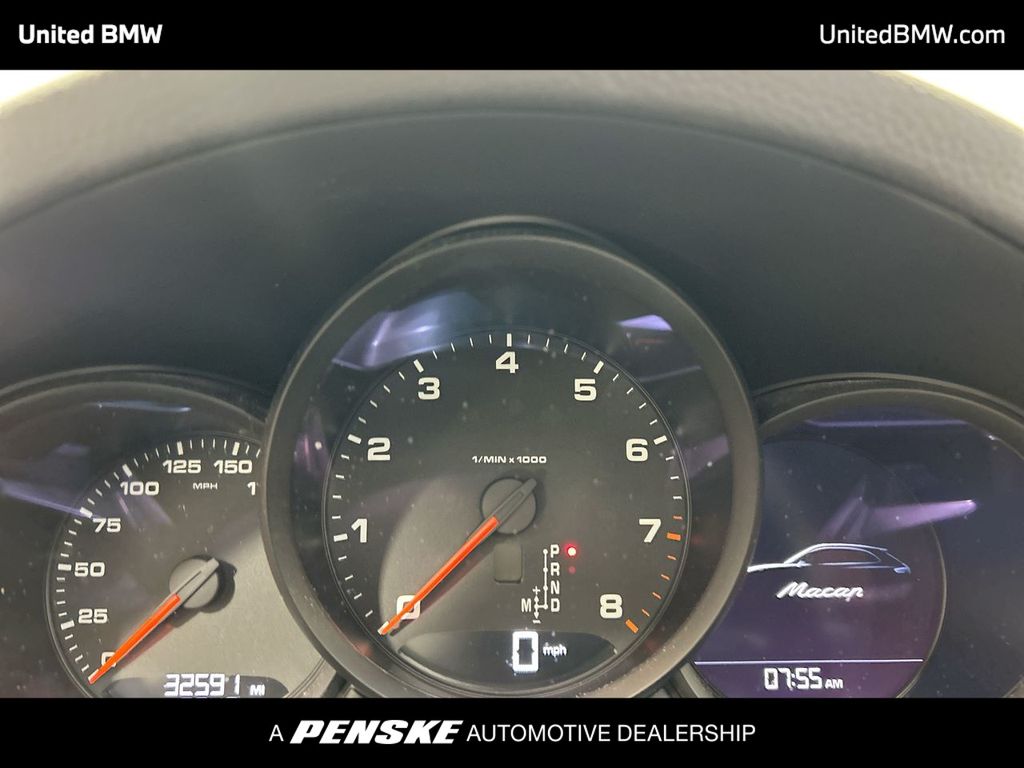 Thumbnail: 2020 Porsche Macan - 15