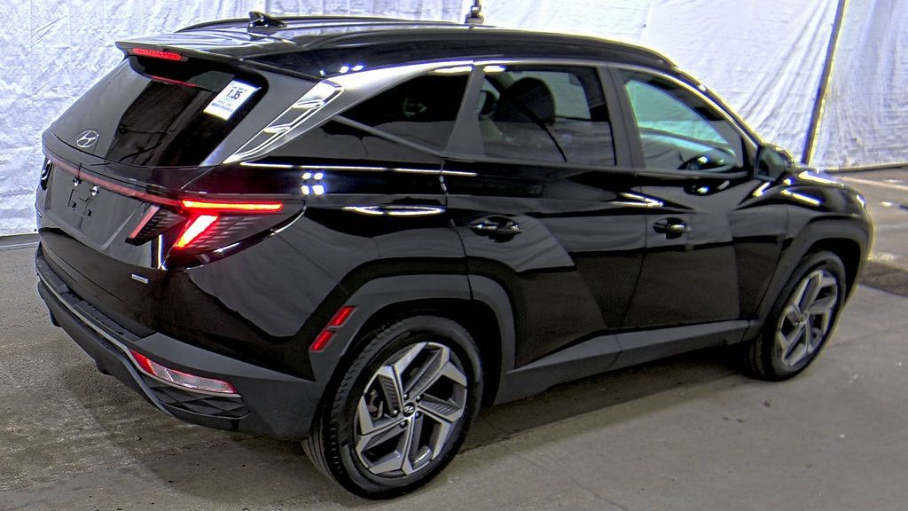 Used 2023 Black Hyundai SEL image 4