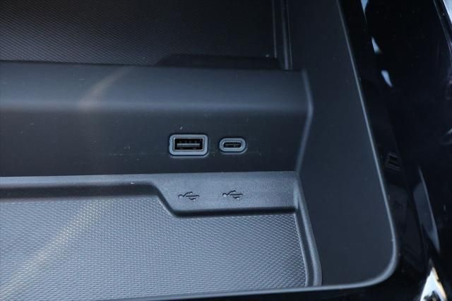 Thumbnail: 2026 Chevrolet Tahoe - 32