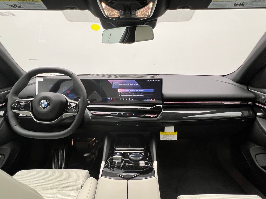 Thumbnail: 2026 BMW 5 Series - 10