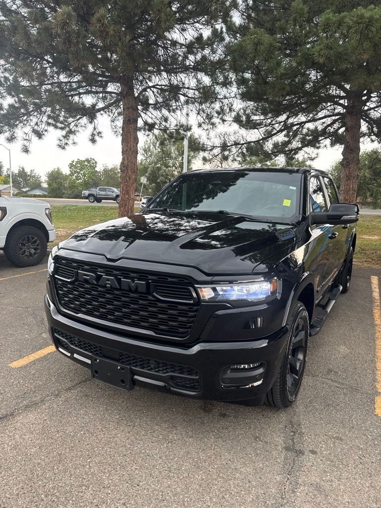 Diamond Black Crystal Pearlcoat 2025 RAM 1500 Pickup Truck Four-Wheel Drive 8-Speed Automatic