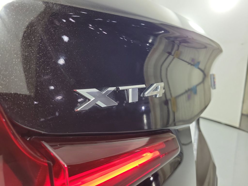 2025 Cadillac XT4 Premium Luxury - 5