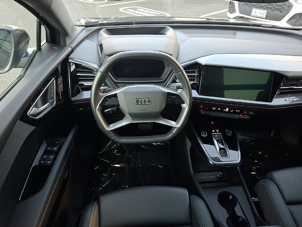 Thumbnail: 2023 Audi Q4 e-tron - 11