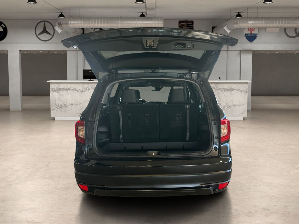 View vehicle photo 5