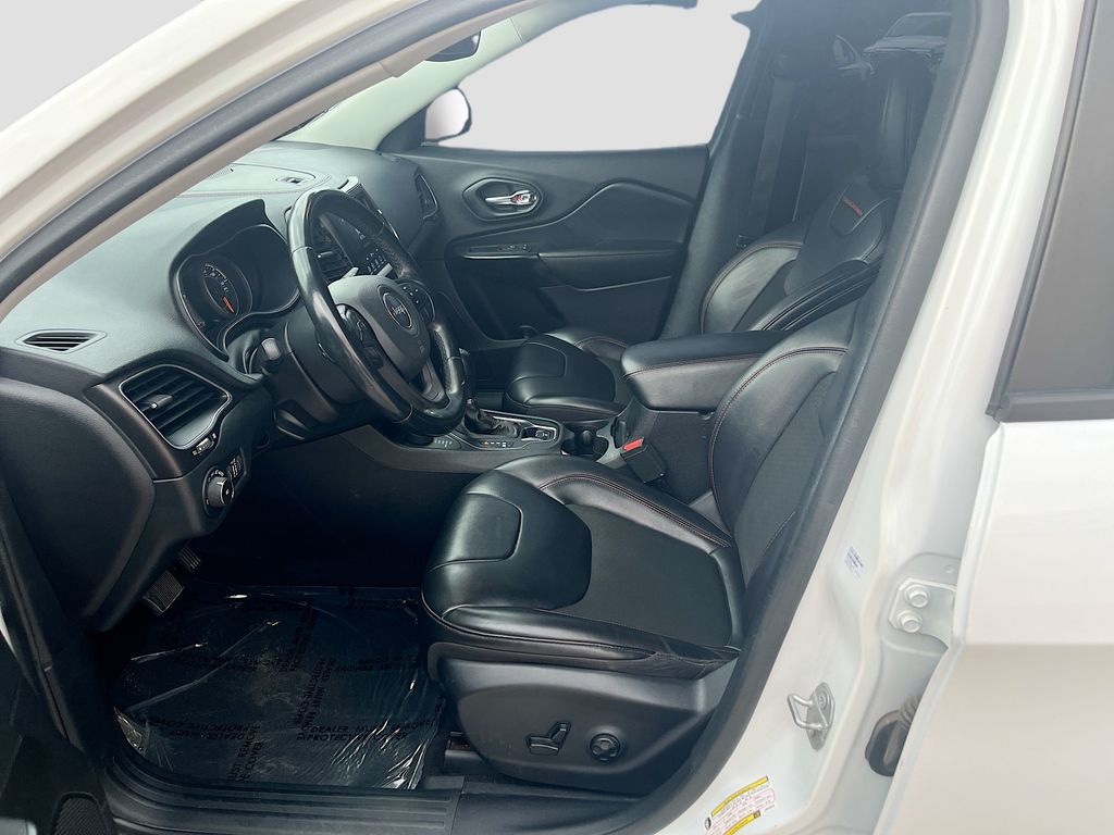 Used 2020 White Jeep Trailhawk image 20