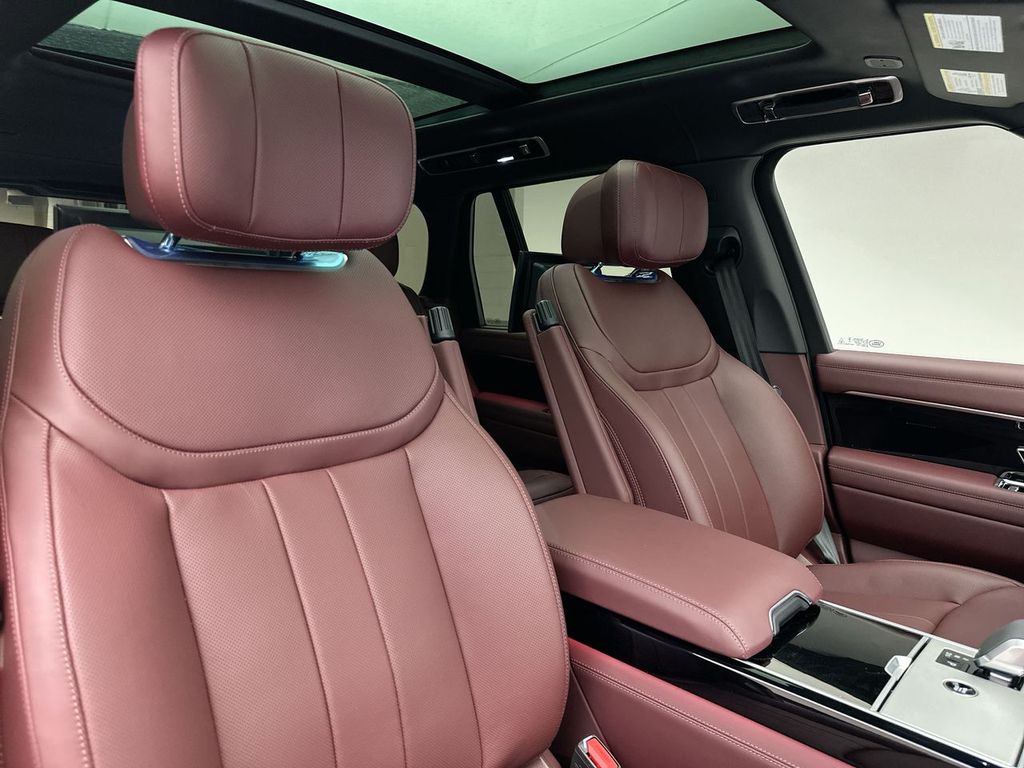 2025 Land Rover Range Rover Autobiography 6