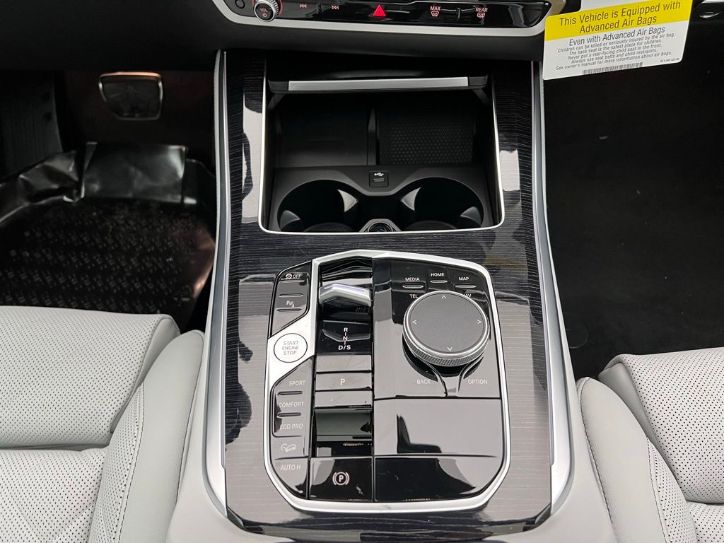 Thumbnail: 2026 BMW X5 - 12