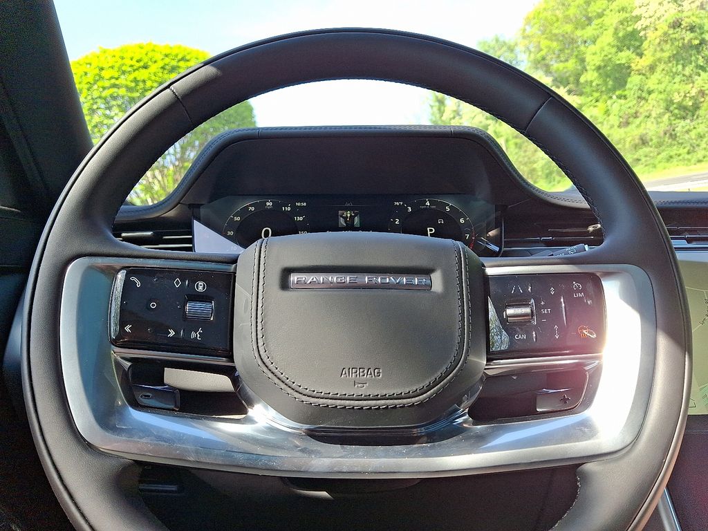 2025 Land Rover Range Rover SE 10