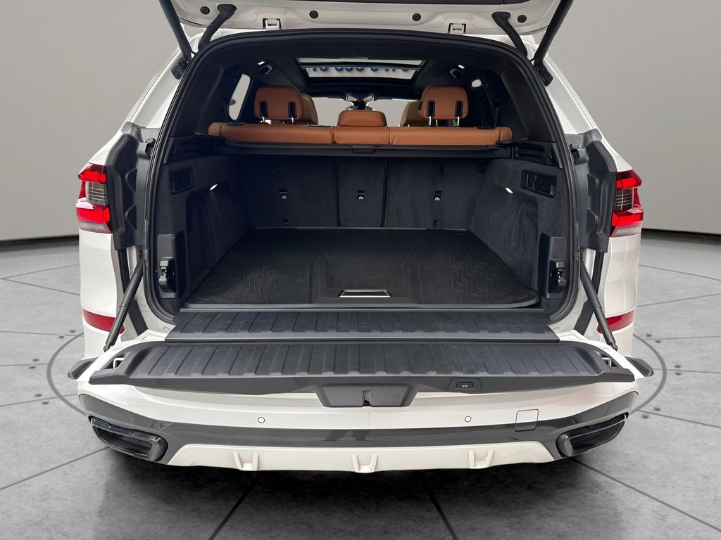 2022 BMW X5 M50i photo