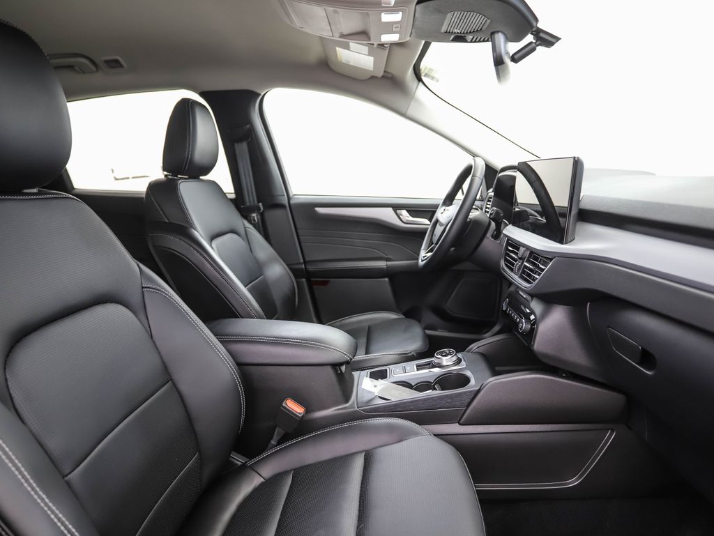 2024 Ford Escape Platinum 30