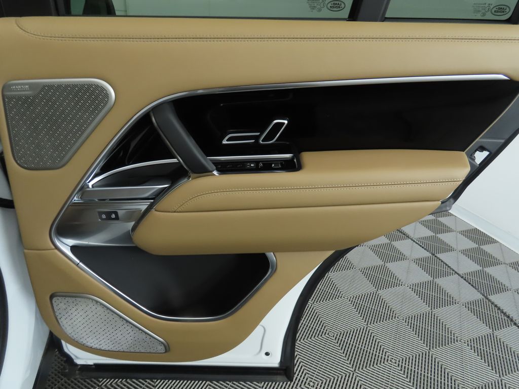 Thumbnail: 2025 Land Rover Range Rover - 28