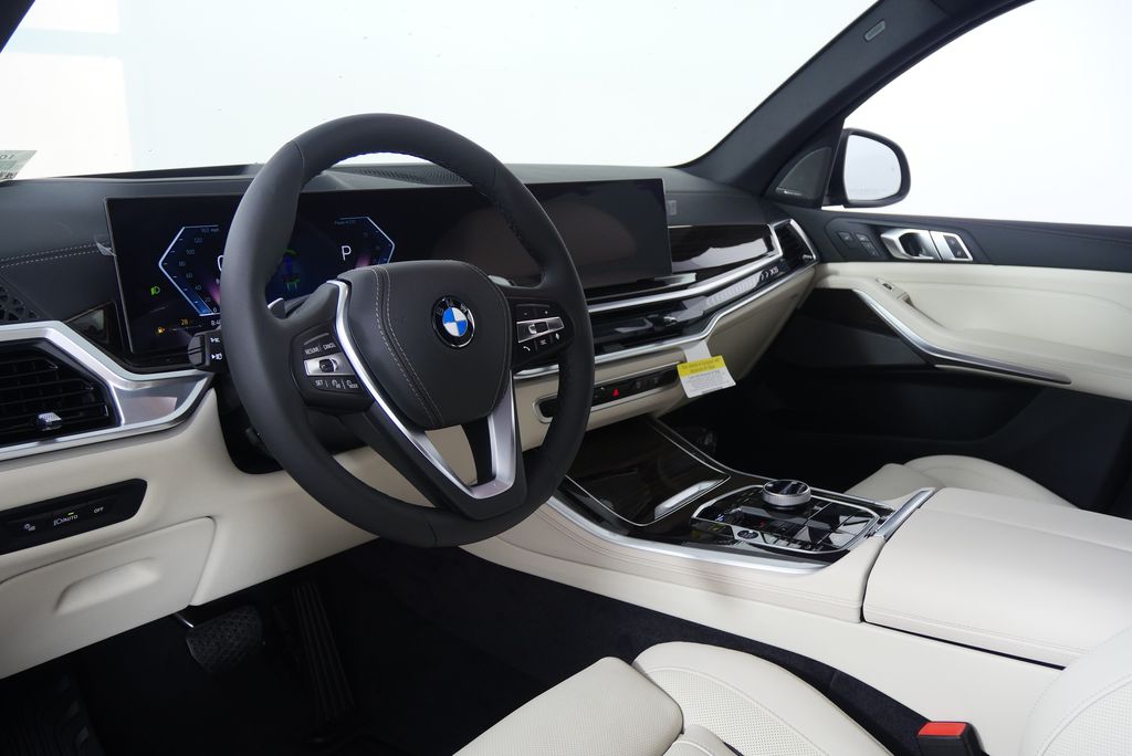 Thumbnail: 2026 BMW X5 - 13