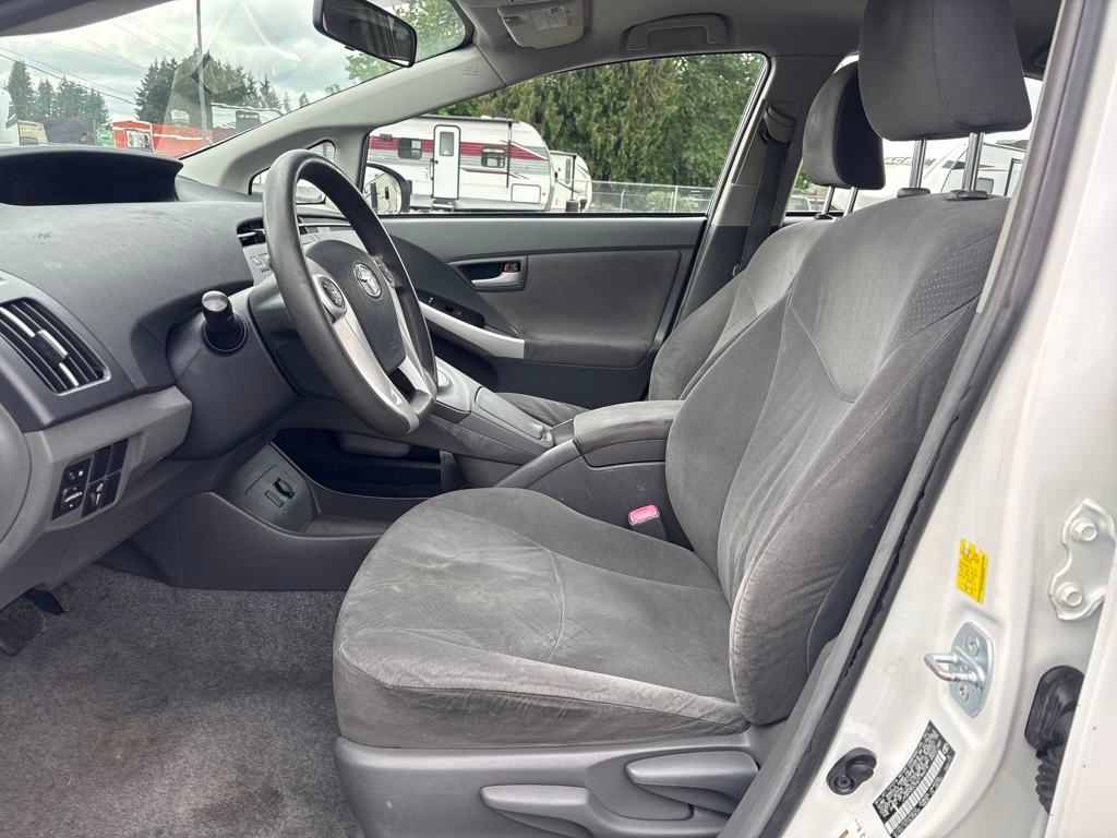 2010 Super White Toyota Prius II FWD Hatchback
