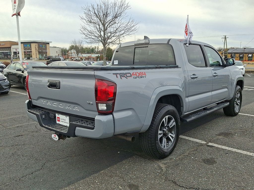 Thumbnail: 2019 Toyota Tacoma - 6
