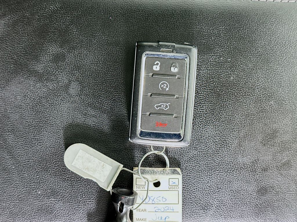 JeepGrand Cherokee L35