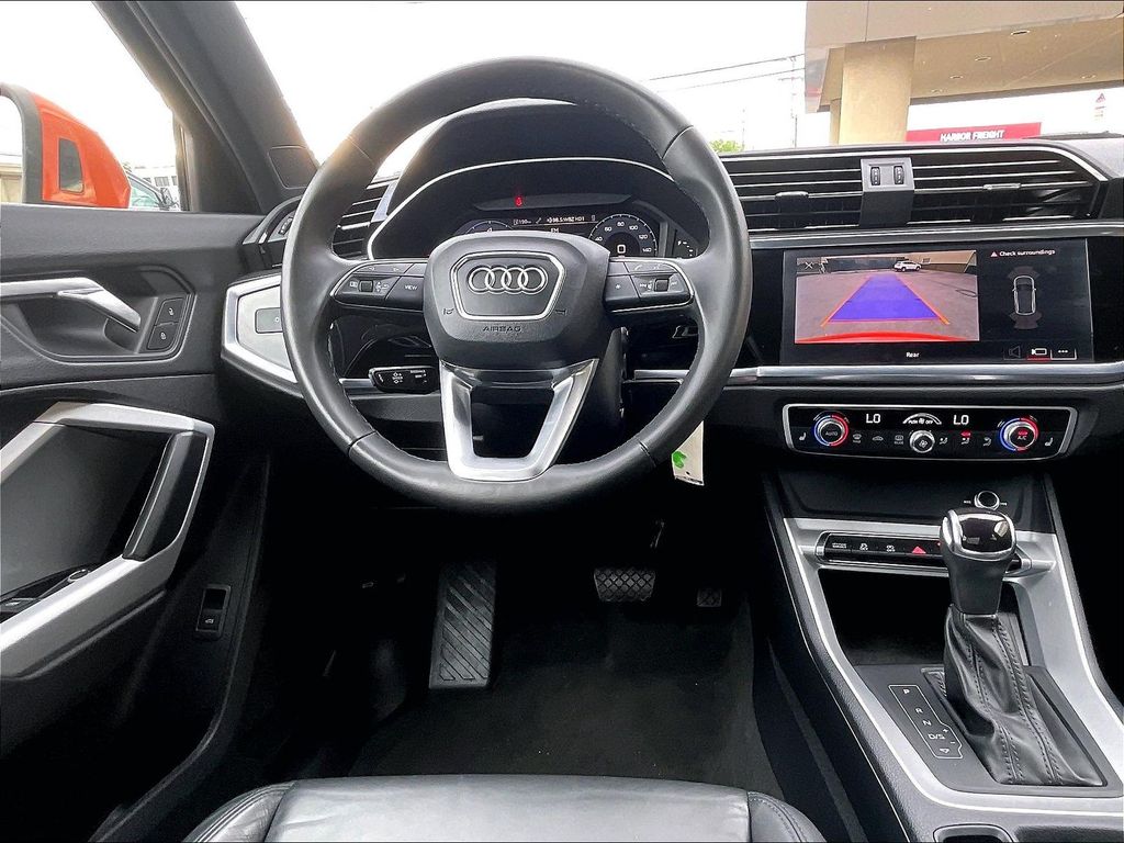 2025 Audi Q3 — photo 17