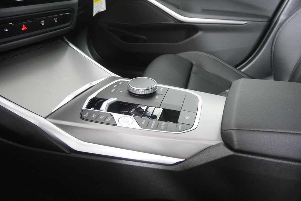 Thumbnail: 2026 BMW 3 Series - 21