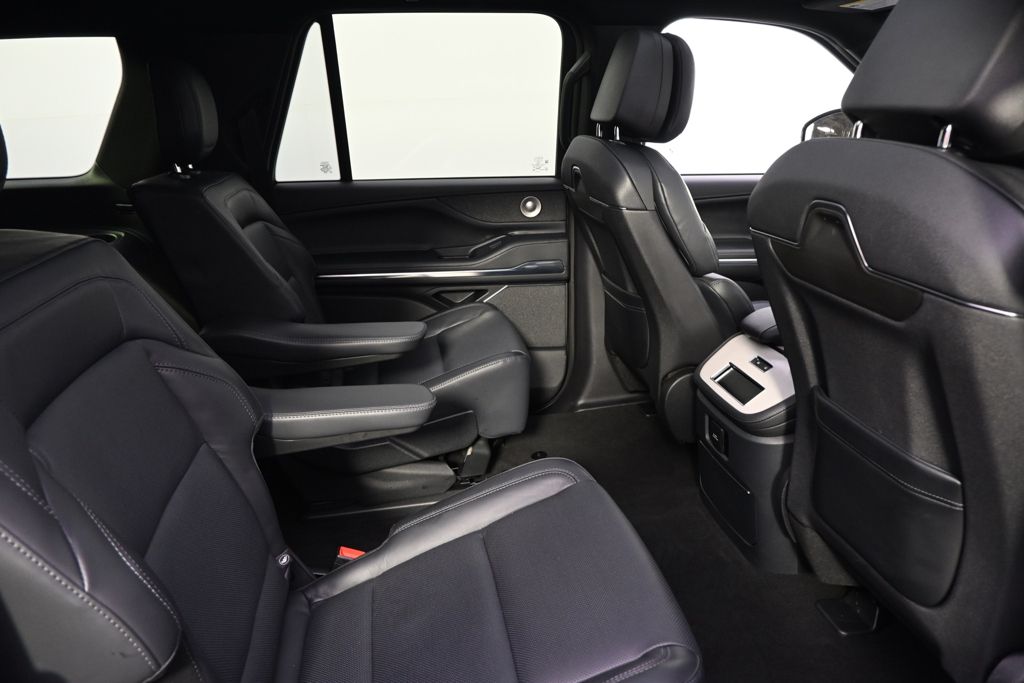 New 2025 White Lincoln Reserve image 18