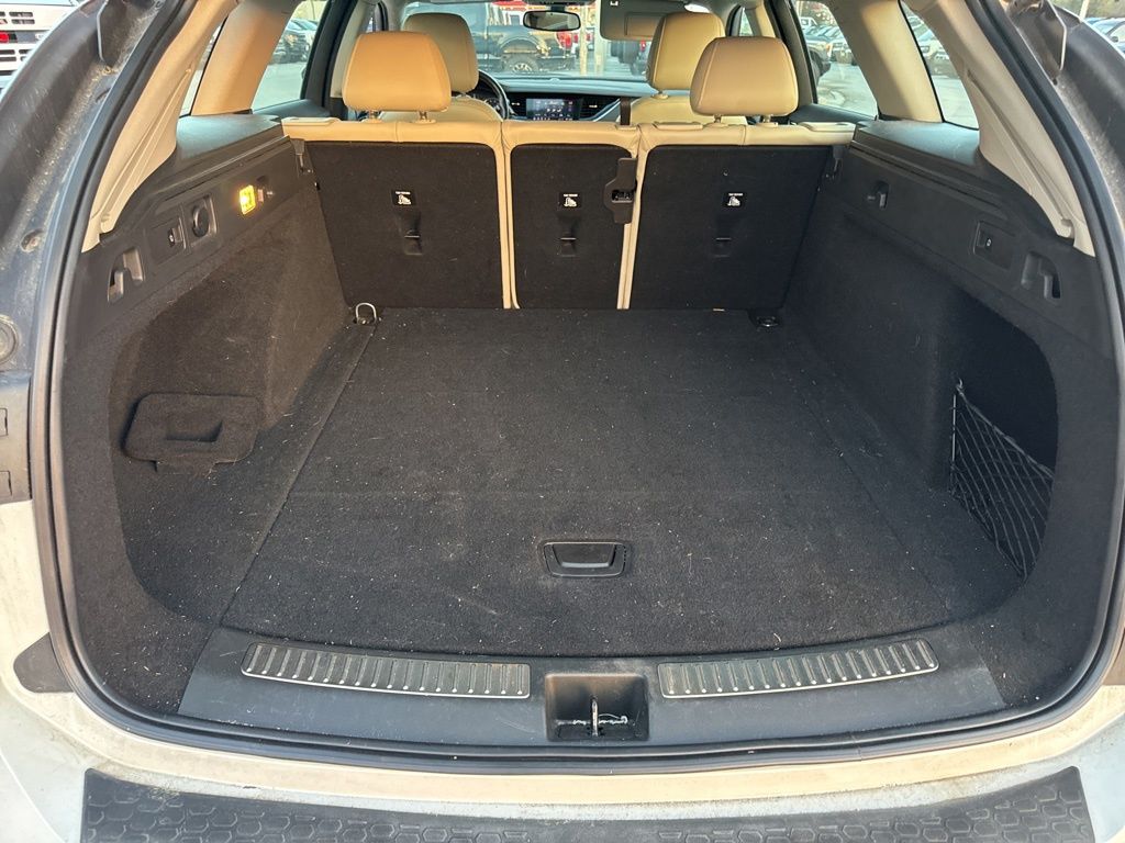 2019 Buick Regal TourX AWD Essence