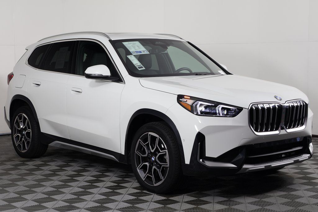 Thumbnail: 2025 BMW X1 - 3