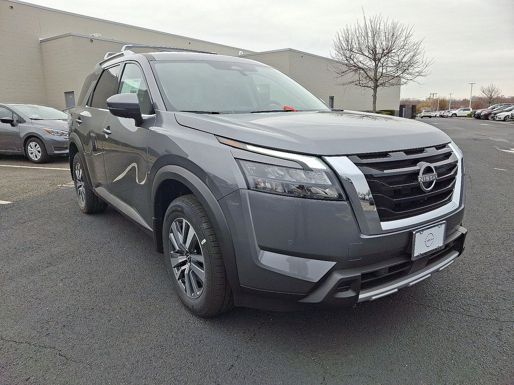 Thumbnail: 2025 Nissan Pathfinder - 3