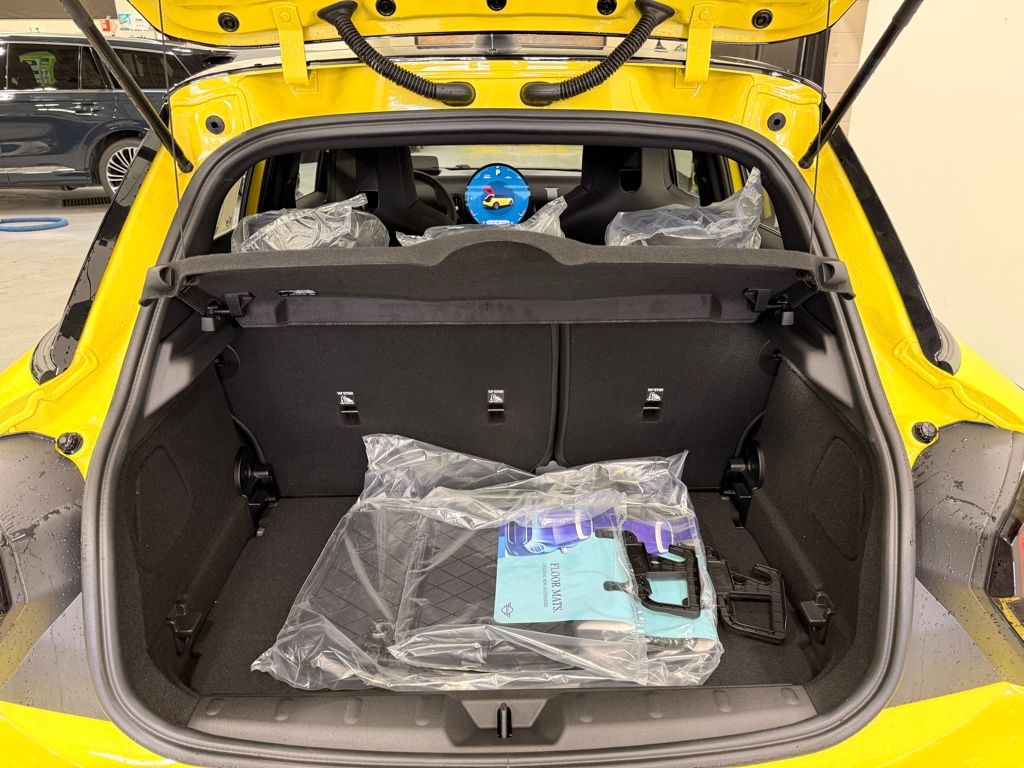 Thumbnail: 2026 MINI Cooper - 23