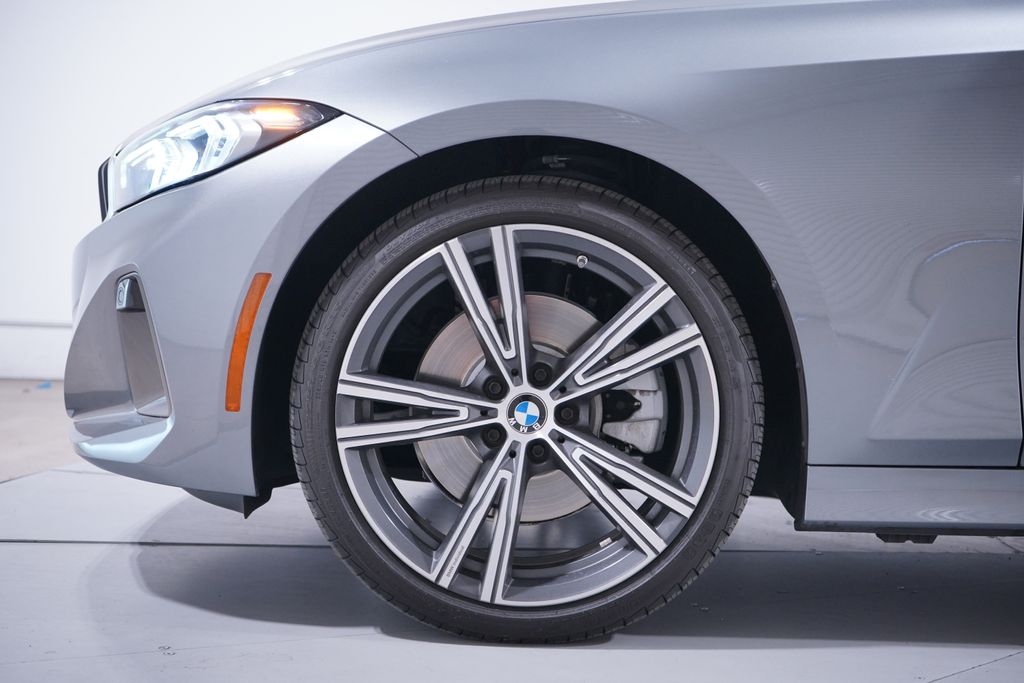 Thumbnail: 2024 BMW 3 Series - 2