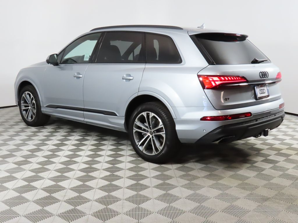 2025 Audi Q7  3