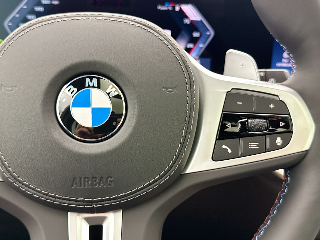 Thumbnail: 2027 BMW X7 - 12
