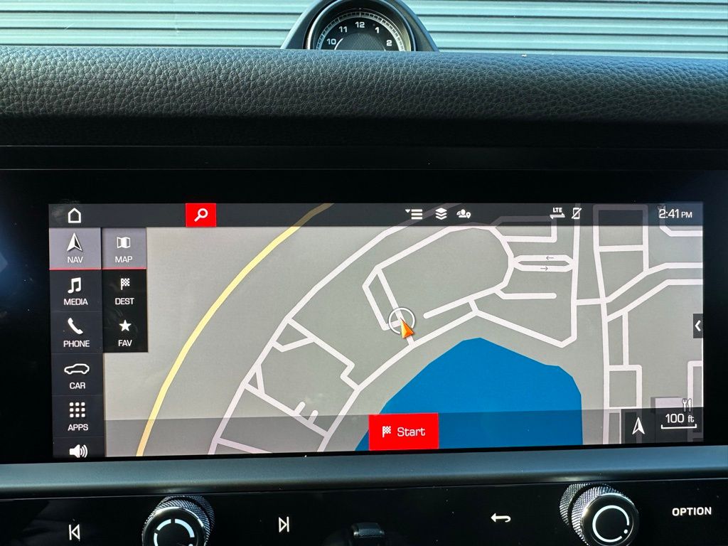 Thumbnail: 2026 Porsche Macan - 29