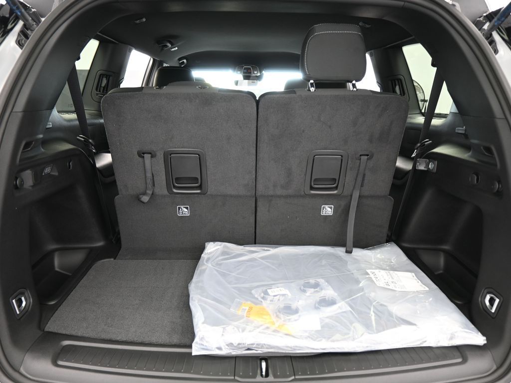 New 2026 Silver Zynith Jeep Laredo image 31