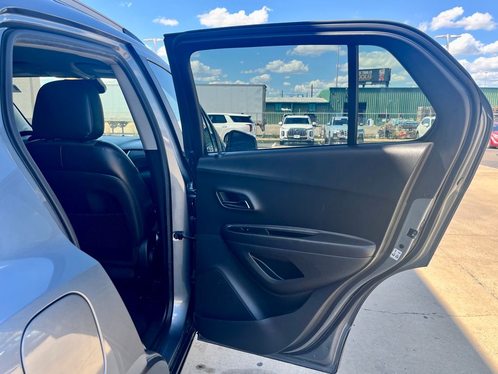 2019 Chevrolet Trax LT 16