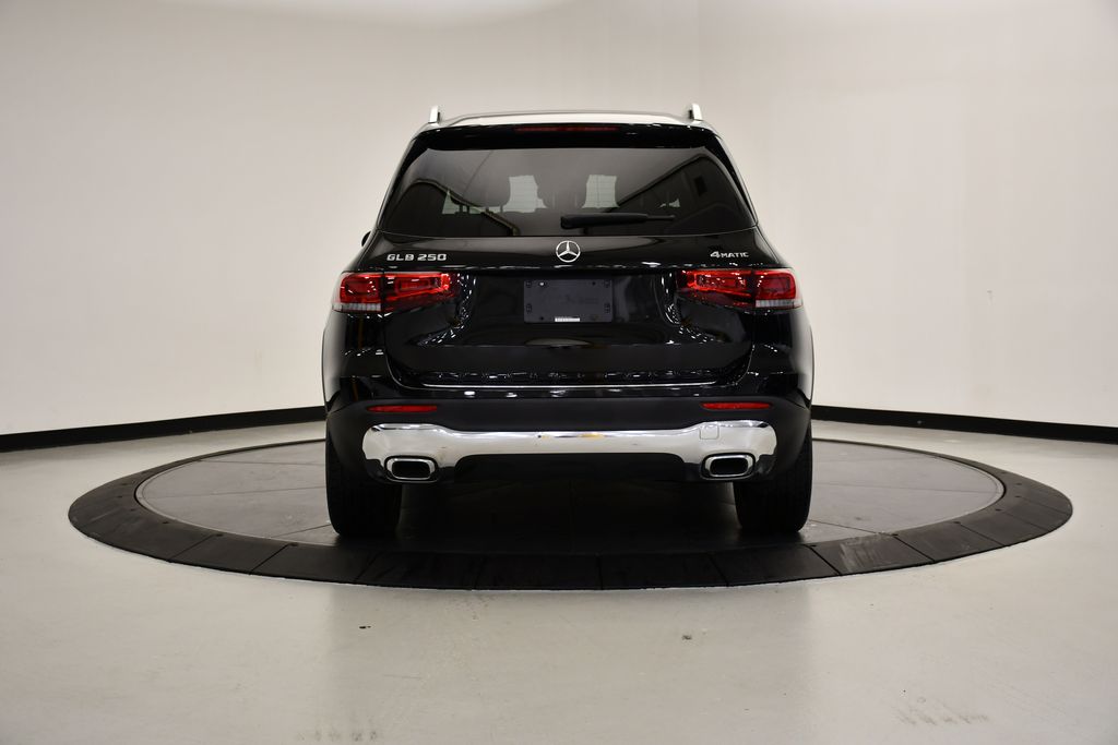 Thumbnail: 2022 Mercedes-Benz GLB - 4