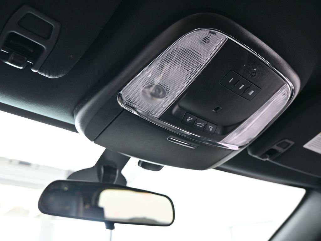 Used 2021 Diamond Black Crystal Pearlcoat Jeep Laredo X image 23