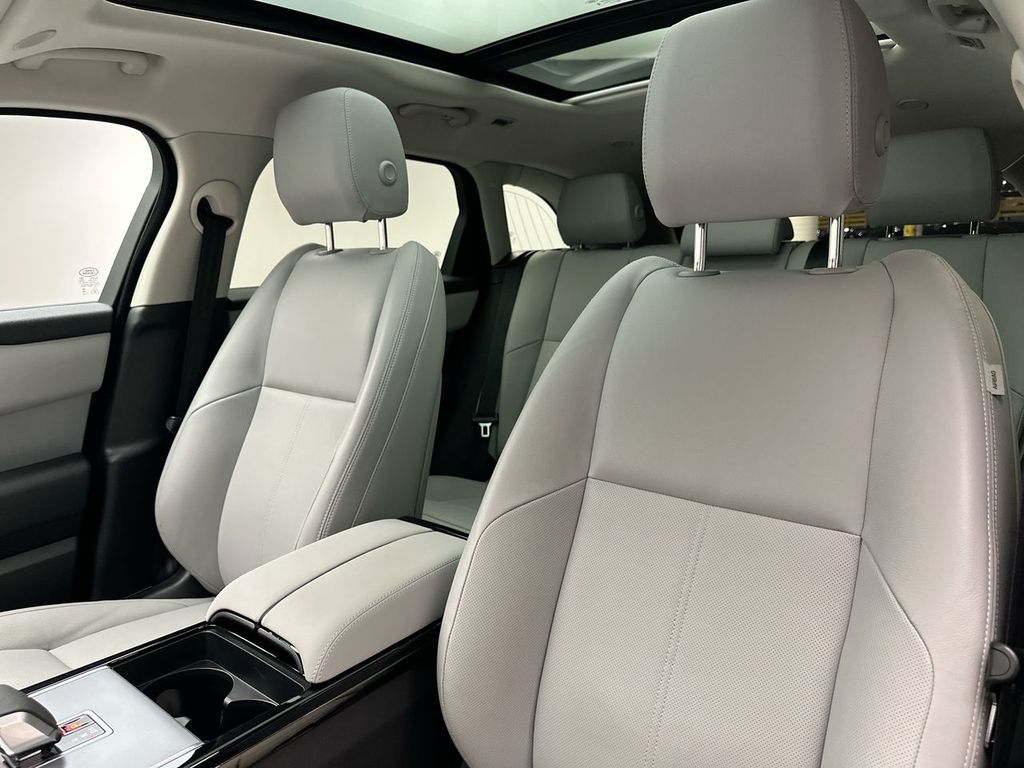 Thumbnail: 2025 Land Rover Range Rover Velar - 10
