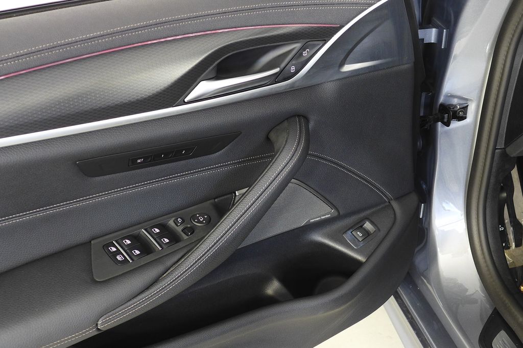 Thumbnail: 2023 BMW 5 Series - 12