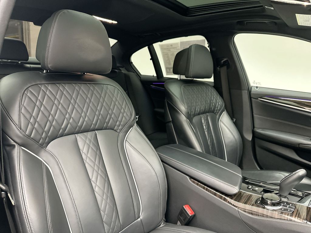 Thumbnail: 2023 BMW 5 Series - 6