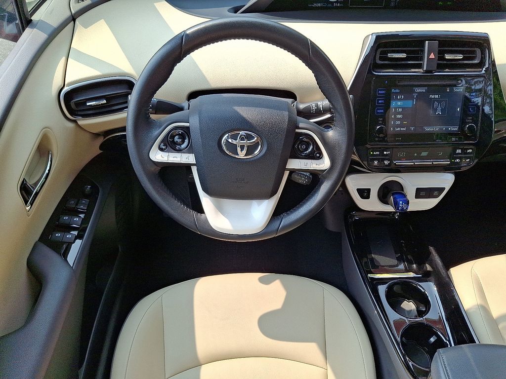2017 Toyota Prius Four 11