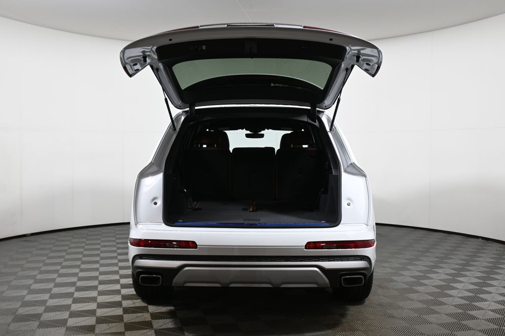 Thumbnail: 2026 Audi Q7 - 30