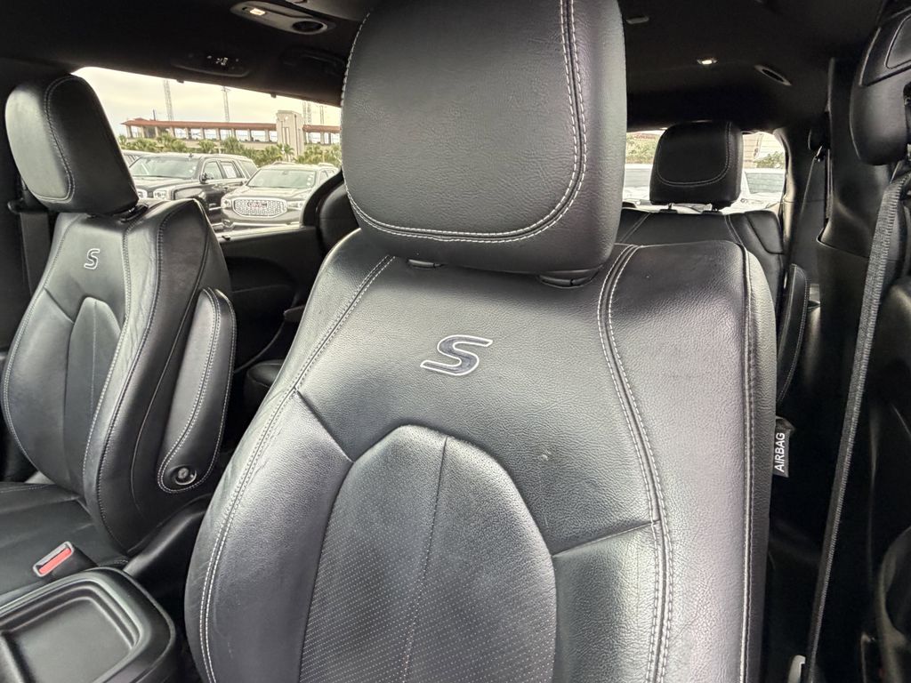 used 2019 Chrysler Pacifica car, priced at $15,392