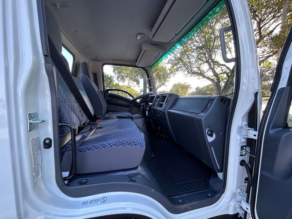 New 2024 Arc White Chevrolet CHASSIS image 20