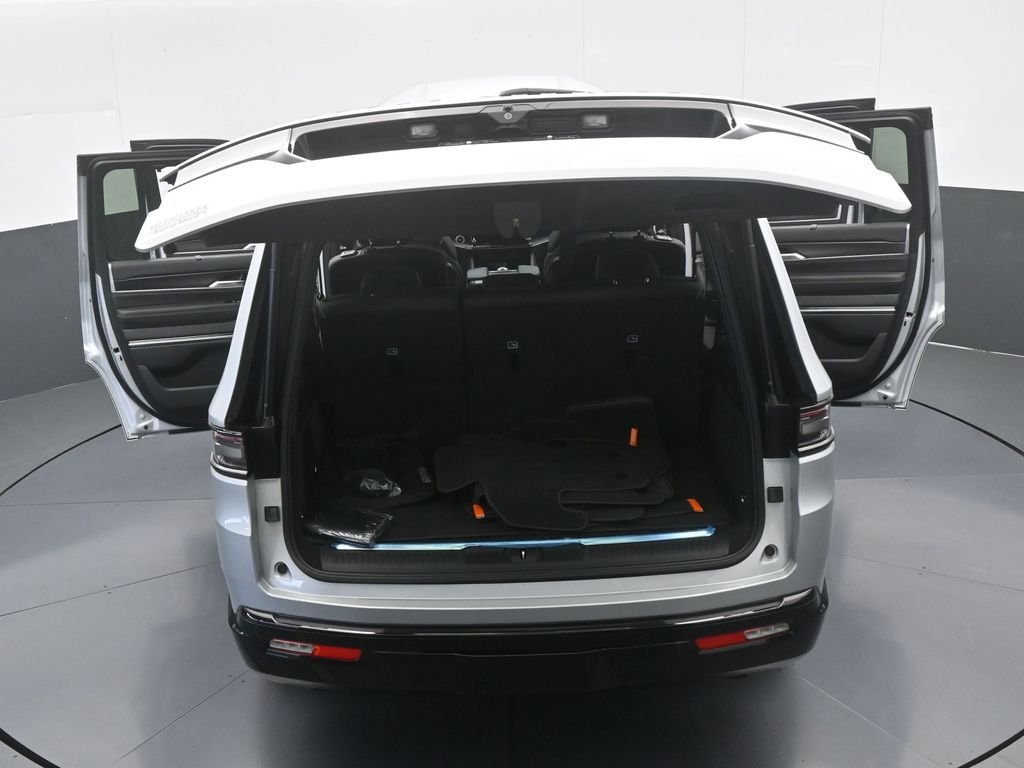 Used 2024 Silver Zynith Jeep Series II image 31