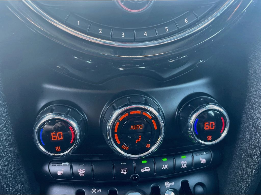 Used 2019 White MINI Classic image 15