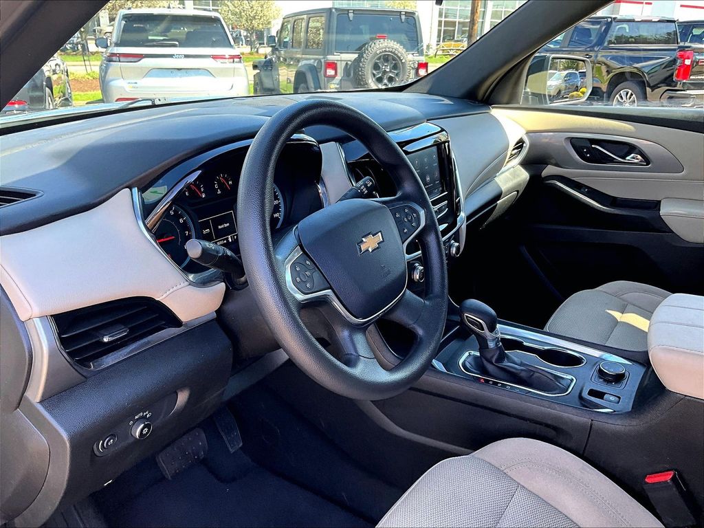 2023 Chevrolet Traverse — photo 8