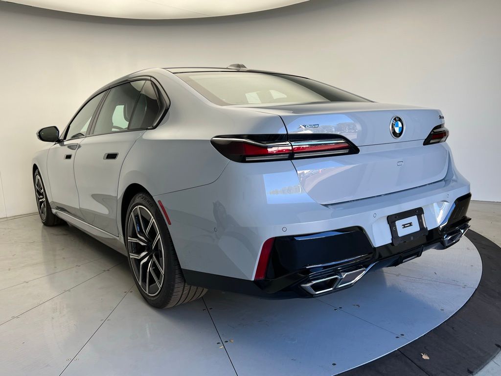 Thumbnail: 2024 BMW 7 Series - 8