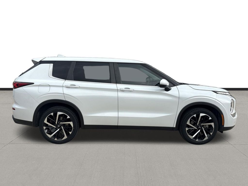 2022 Mitsubishi Outlander ES  at Community Toyota