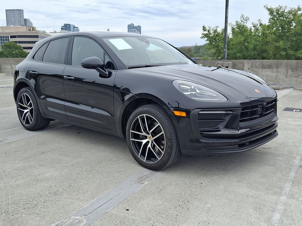 Thumbnail: 2025 Porsche Macan - 7