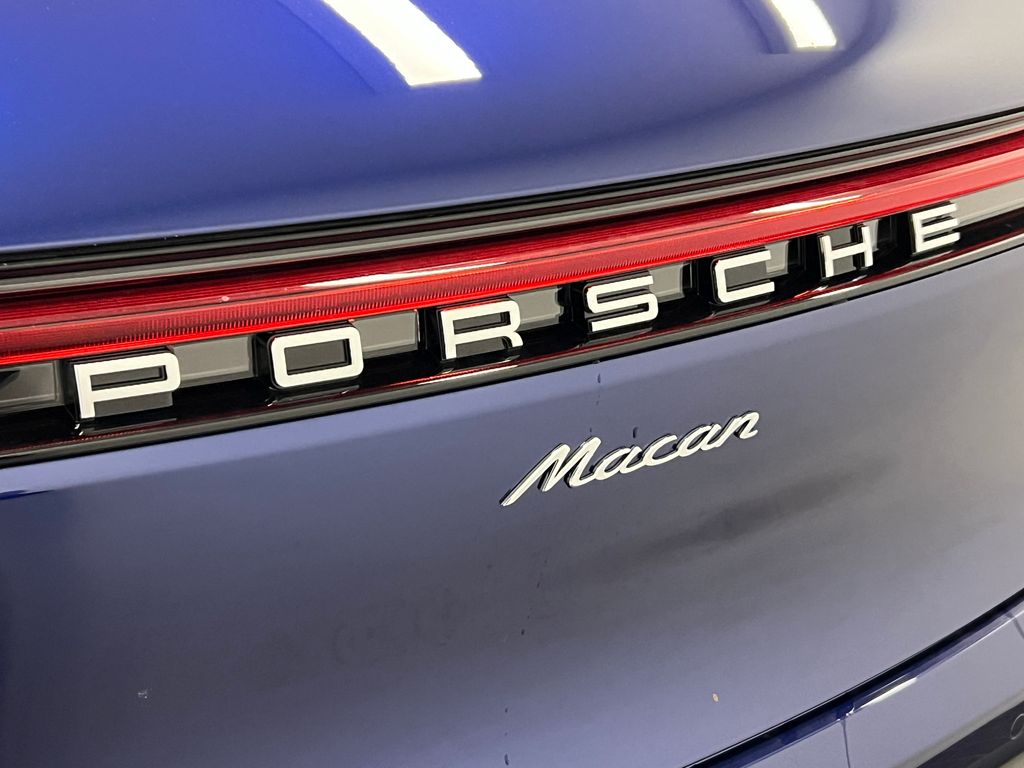 Thumbnail: 2026 Porsche Macan - 12