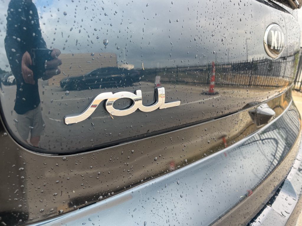 Thumbnail: 2017 Kia Soul - 8